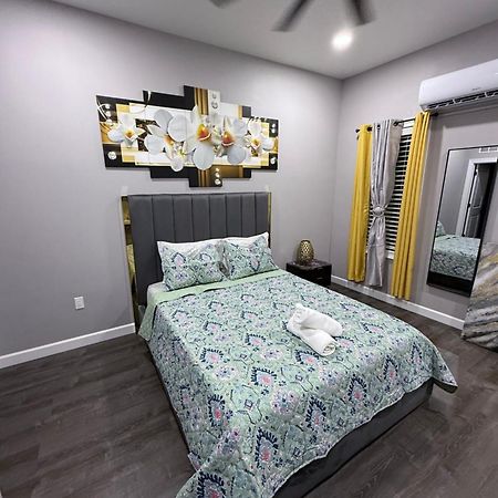 The Palm Suite Lehigh Acres Bagian luar foto