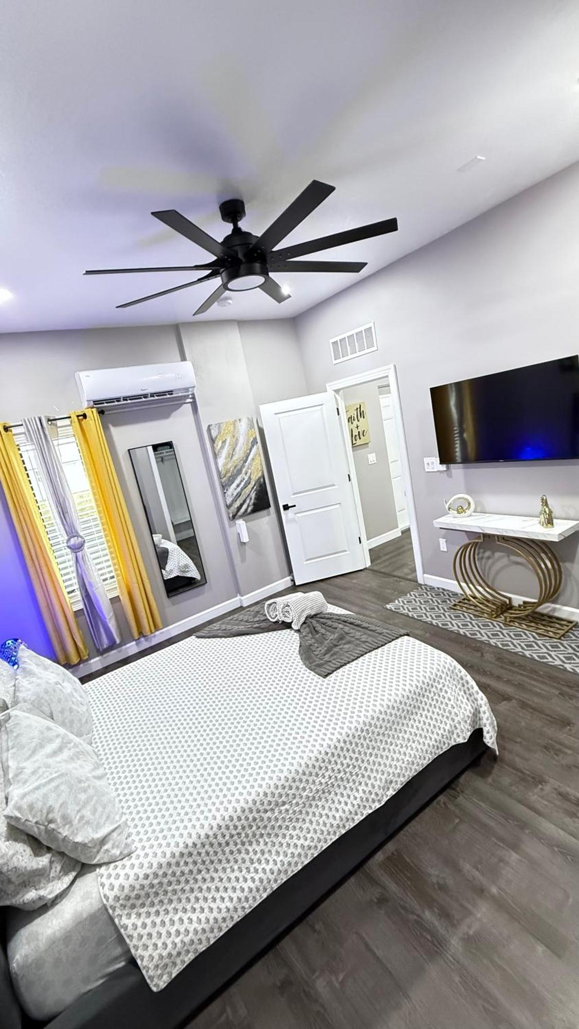 The Palm Suite Lehigh Acres Bagian luar foto
